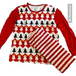 Christmas Pajamas Two Piece Long Sleeves with Pants Size Large NWT